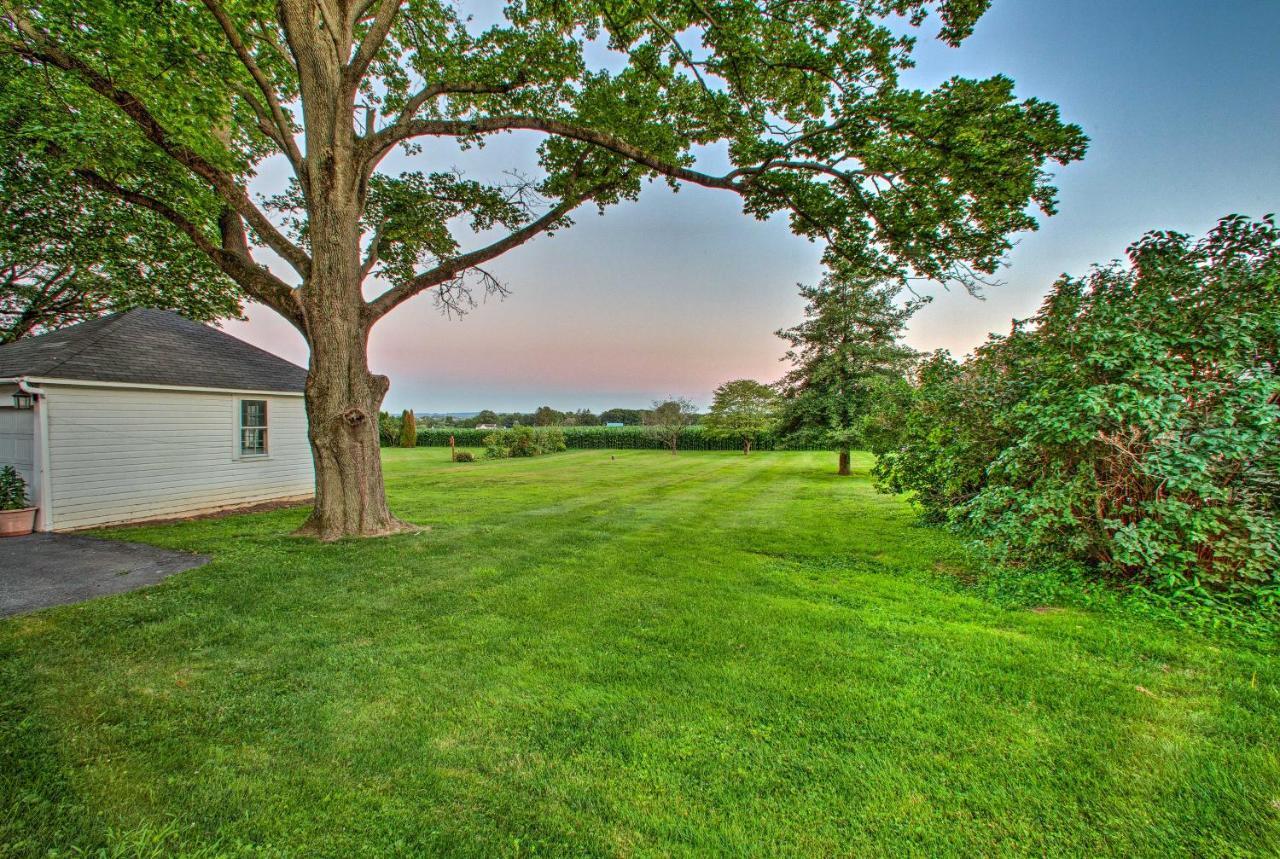 Whimsical Lancaster House With Porch Near Amish Farm别墅 外观 照片